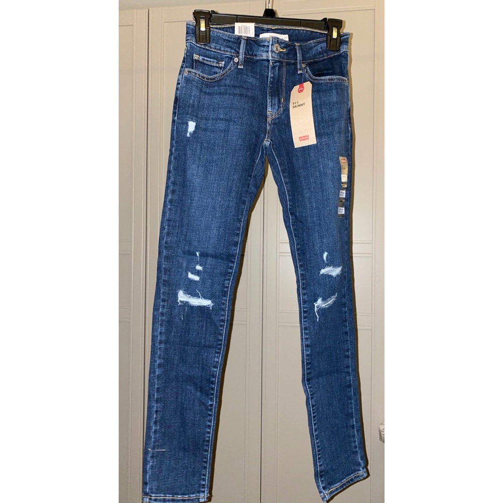 Levi’s 711 Skinny Jeans